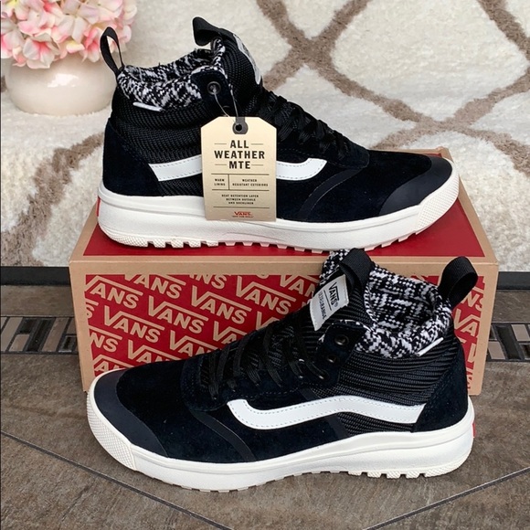 Vans Shoes - • VANS ULTRARANGE Hi Dl Mte Woven/Black WMNS